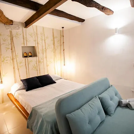 La Lanterna Apartment
